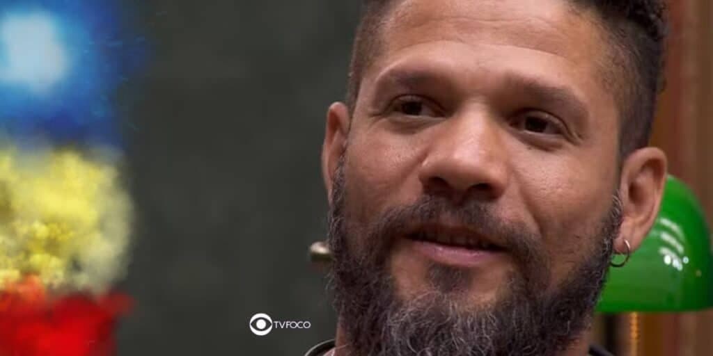 Juninho foi eliminado do BBB 24 (Foto: Reprodução / Globo / Montagem TV Foco)
Juninho foi eliminado do BBB 24 (Foto: Reprodução / Globo / Montagem TV Foco)