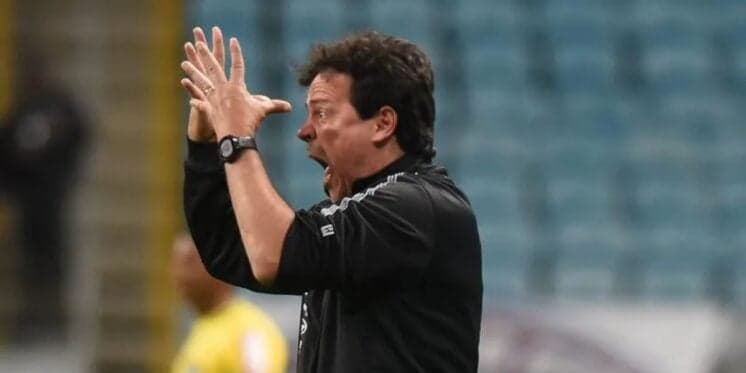 "Meu último jogo": O anúncio arrasador de Diniz com desabafo sobre demissão relâmpago de gigante da série A