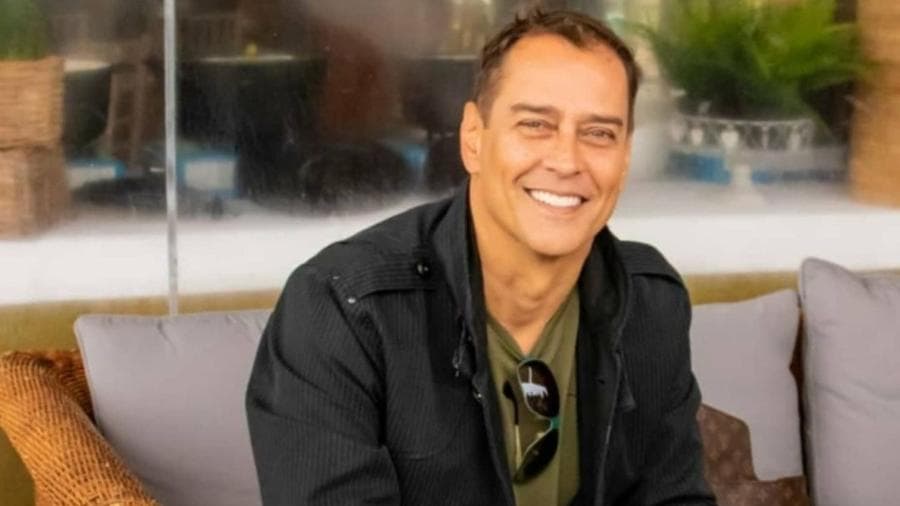 Irreconhecível e vendendo hambúrguer: Respire antes de ver como está Marcello Antony, galã da Globo, hoje