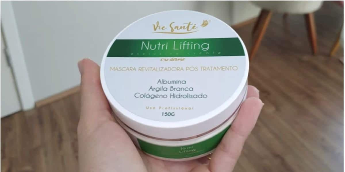 Máscara revitalizadora para passar após o peeling (Reprodução: Youtube) Máscara revitalizadora para passar após o peeling (Reprodução: Youtube)