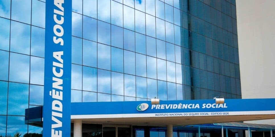 Salário integral, antes da idade mínima e extra de 25%: Lei do INSS crava as 3 maiores vitórias da aposentadoria