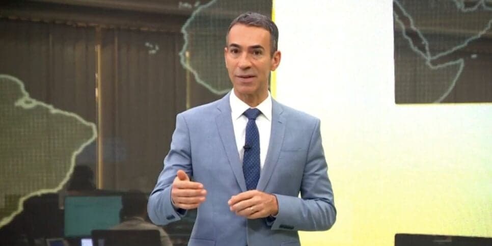 César Tralli no Jornal Hoje (Foto: Reprodução / Globo) César Tralli no Jornal Hoje (Foto: Reprodução / Globo)