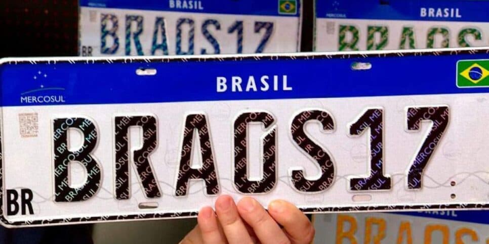 Placas de carros - Foto: Internet Placas de carros - Foto: Internet