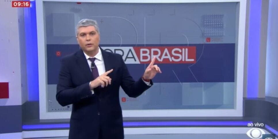 Joel Datena comanda todas as manhãs o Bora Brasil (Reprodução: Band) Joel Datena comanda todas as manhãs o Bora Brasil (Reprodução: Band)