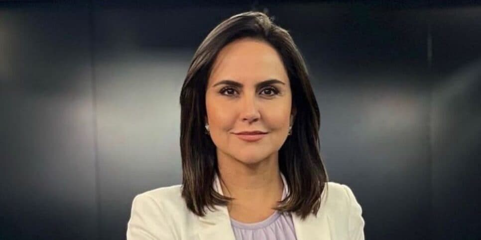Irreconhecível: Carla Cecato, demitida da Record e com divórcio assinado, vive assim após destino implacável
