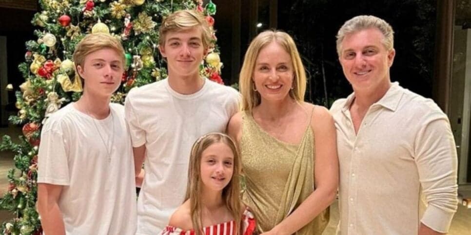A família de Luciano Huck junta no Natal (Reprodução: Instagram) A família de Luciano Huck junta no Natal (Reprodução: Instagram)