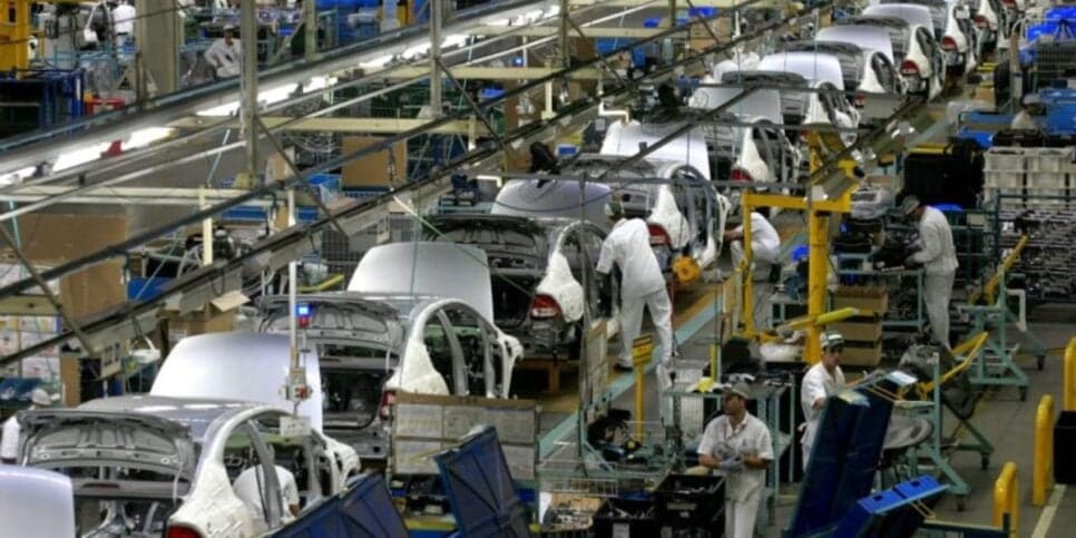 Os novos carros serão os que terão as novas placas, caso aprovação da lei (Reprodução: Internet) Os novos carros serão os que terão as novas placas, caso aprovação da lei (Reprodução: Internet)