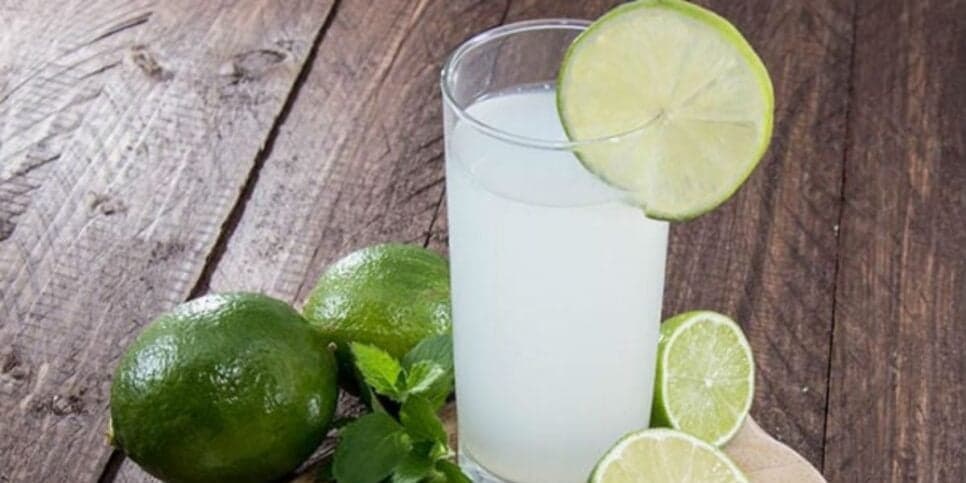 Suco de limão ajuda no fim das rugas e manchas no rosto (Reprodução: Internet) Suco de limão ajuda no fim das rugas e manchas no rosto (Reprodução: Internet)