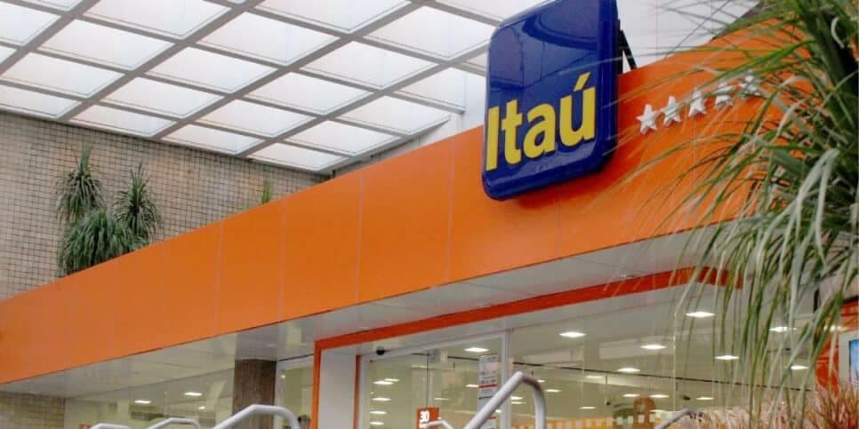 Oficial: A péssima notícia do Itaú para quem possui cartão de crédito do banco e você pode ser afetado