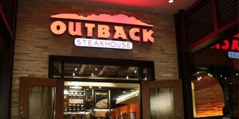 Acredite se quiser: Este é o cartão de crédito que dá direito a comida de graça no Outback