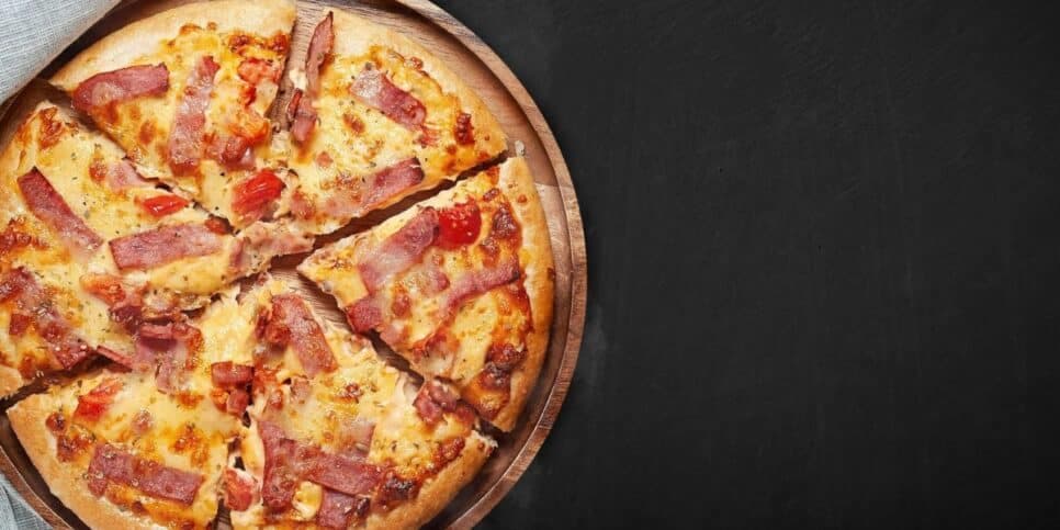 Pizza de padaria (Foto: Reprodução / Canva) 
