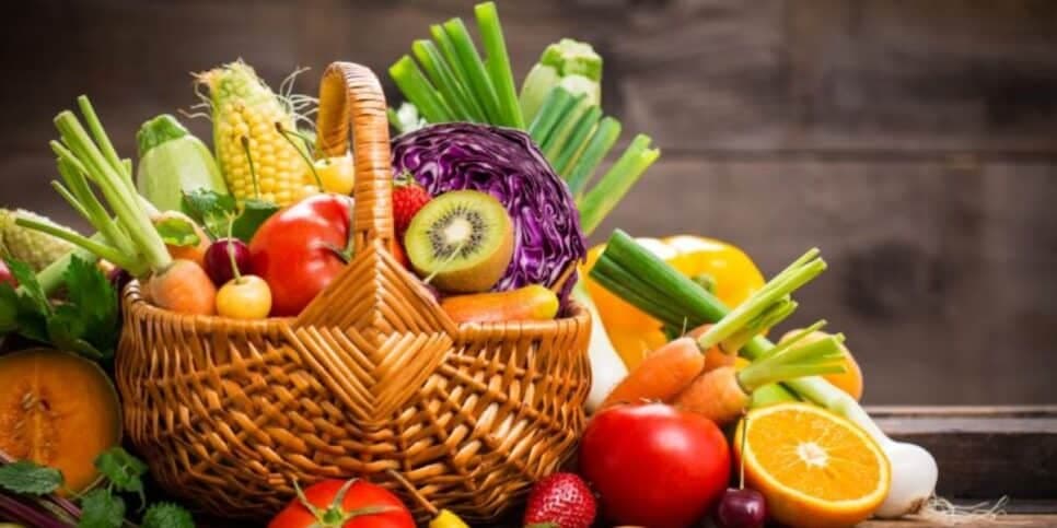 Frutas e legumes ajudam a fortalecer os dentes (Reprodução: Internet) Frutas e legumes ajudam a fortalecer os dentes (Reprodução: Internet)