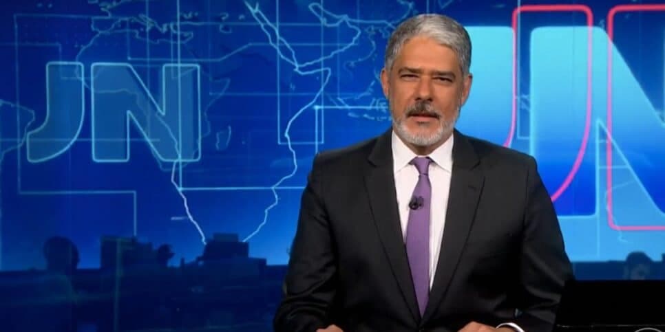 Bonner recebe notícia antes do 'boa noite' final no JN e paralisa com confirmação: "Apareceu aqui"