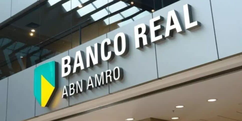Banco Real foi um dos gigantes do país, principalmente na década de 90 (Reprodução: Internet) Banco Real foi um dos gigantes do país, principalmente na década de 90 (Reprodução: Internet)