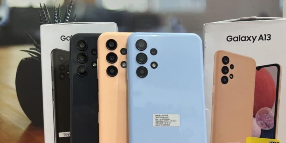 Galaxy A13 trava e esquenta bastante (Reprodução: Samsung/Divulgação) Galaxy A13 trava e esquenta bastante (Reprodução: Samsung/Divulgação)