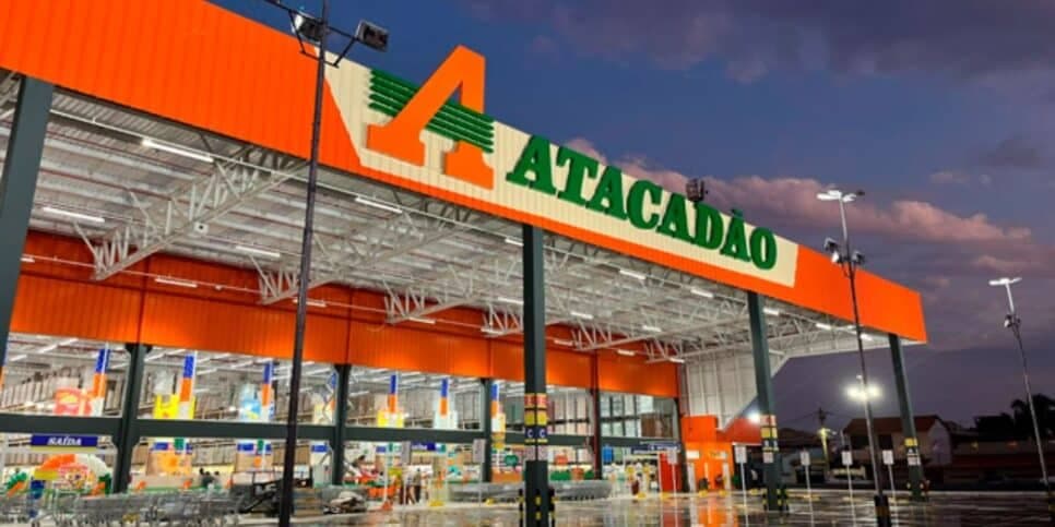 $ 4,5 bi na mesa e 55 unidades: Supermercado n°1 ressurge das cinzas pra aniquilar o Atacadão em 2024