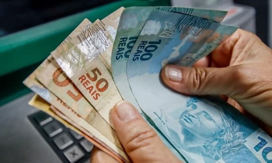 Salário mínimo tem passado por ajustes anuais após a nova lei da valorização (Foto: Reprodução/ Internet)