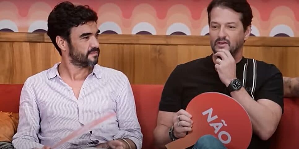 Caio Blat e Marcelo Serrado no podcast de Gio Ewbank e Gagliasso (Foto: Reprodução/ Surubaum/ YouTube)