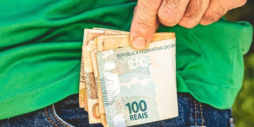 Salário Mínimo, INSS, CLT, Bolsa Família