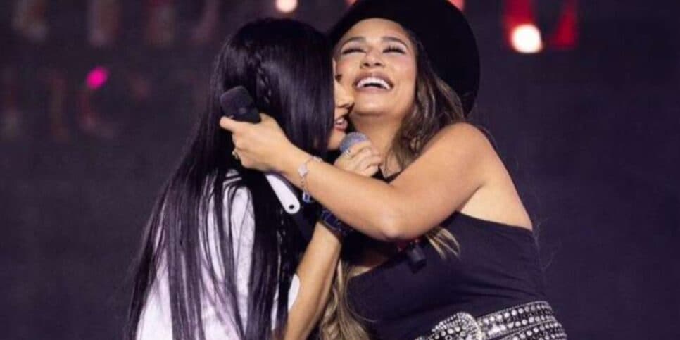 Simone e Simaria voltam a cantar juntas 2 anos após separação e público fica em choque com apresentação surpresa