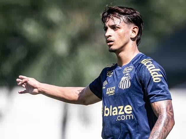Weslley Patati durante treino (Foto: Raul Baretta / Santos FC) Weslley Patati durante treino (Foto: Raul Baretta / Santos FC)