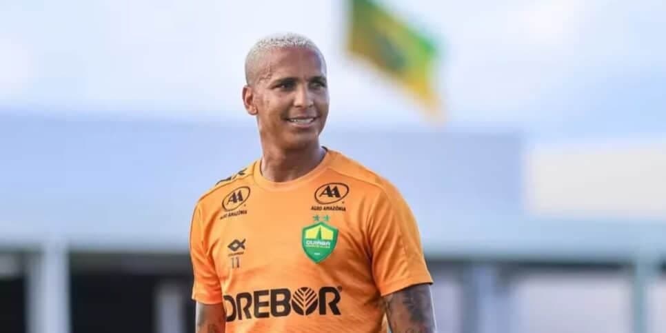 Nova casa e para jogar na Libertadores: Deyverson esnoba 4 times e fecha com gigante da série A