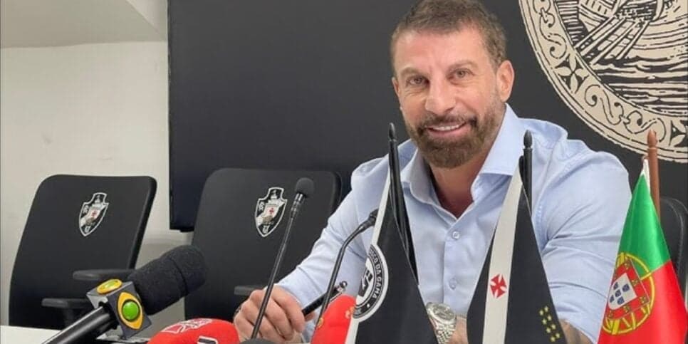Contrato até 2027 e Pedrinho em êxtase: Vasco confirma 3 reforços, incluindo substituto de Vegetti