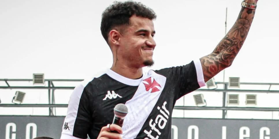Mal chegou e já está FORA: Pedrinho se desespera ao receber notícia de adeus de Coutinho no Vasco