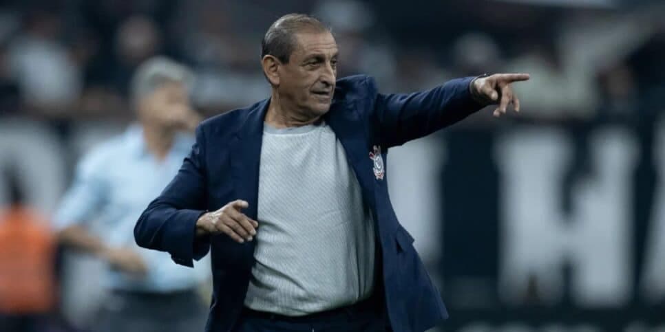 O treinador busca livrar o Corinthians do rebaixamento (Reprodução: Rodrigo Coca) O treinador busca livrar o Corinthians do rebaixamento (Reprodução: Rodrigo Coca)
