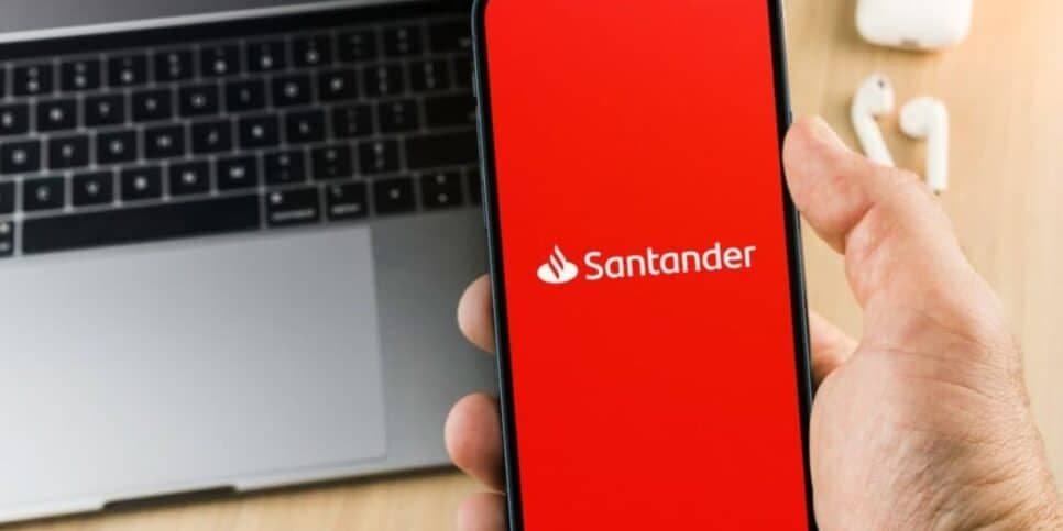 6M de clientes desesperados: Banco Central decreta falência de 2 rivais do Santander