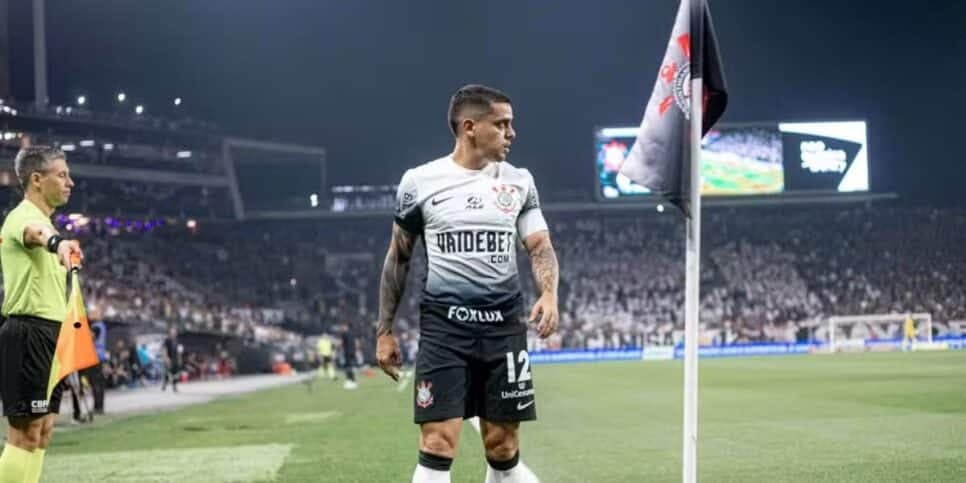 Fagner renovou contrato por mais dois anos (Reprodução: Leonardo Lima/AGIF) Fagner renovou contrato por mais dois anos (Reprodução: Leonardo Lima/AGIF)
