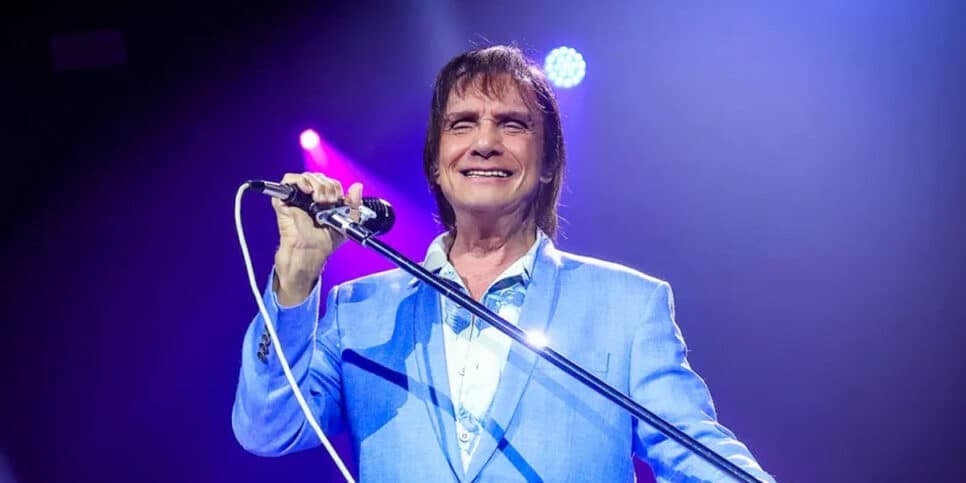Mulher processa Roberto Carlos e diz ter sido demitida com câncer: Rei fala