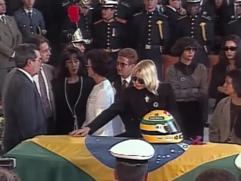 http://tvfoco.uai.com.br/wp-content/uploads/2015/05/Daniela-Mercury.jpg