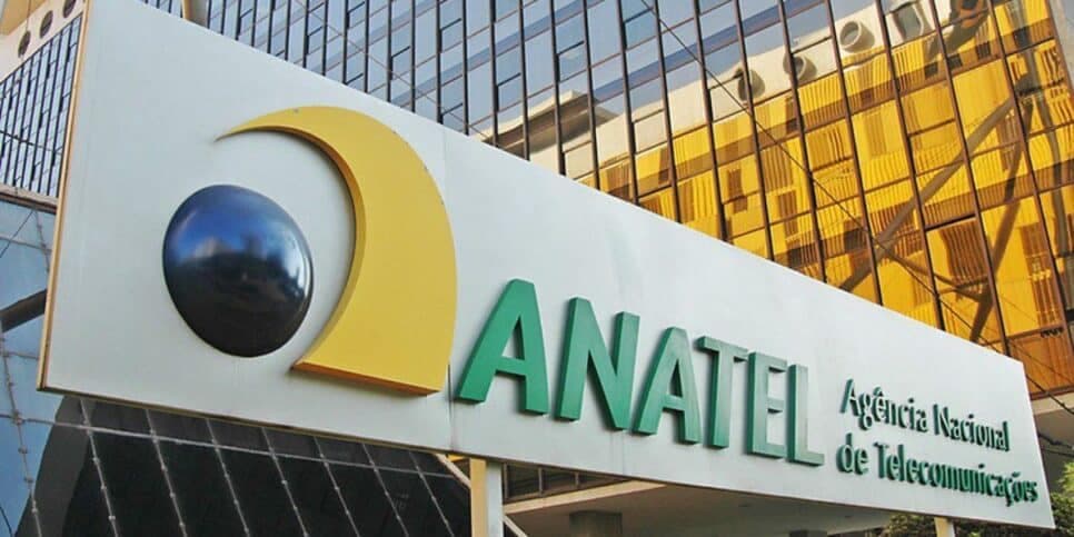 Anatel determina fim de serviço telefônico popular após 54 anos em 2026