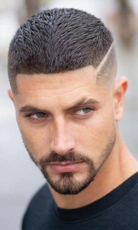 Corte Masculino Assimétrico (Foto: Reprodução / Pinterest)
Corte Masculino Assimétrico (Foto: Reprodução / Pinterest)