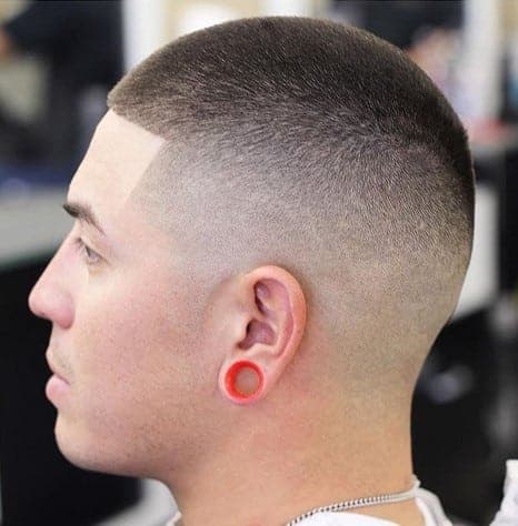 Corte Militar (Foto: Reprodução / Pinterest)
Corte Militar (Foto: Reprodução / Pinterest)