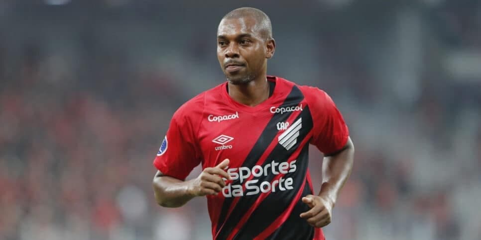 Fernandinho e +1 FORA: Athletico-PR sofre com adeus de 2 craques