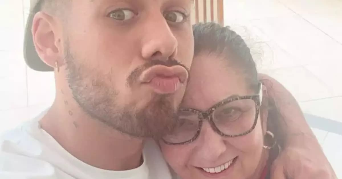 http://tvfoco.uai.com.br/wp-content/uploads/2015/05/Daniela-Mercury.jpg