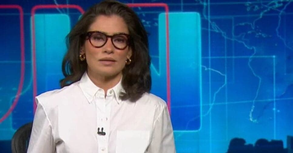 Renata Vasconcellos no Jornal Nacional (Foto: Reprodução / Globo) Renata Vasconcellos no Jornal Nacional (Foto: Reprodução / Globo)