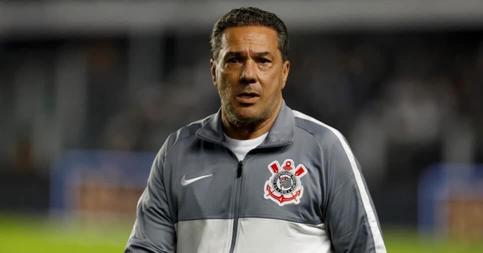 Vingança contra o Corinthians 1 ano após demissão: Luxemburgo ressurge com anúncio sobre rival do RJ
