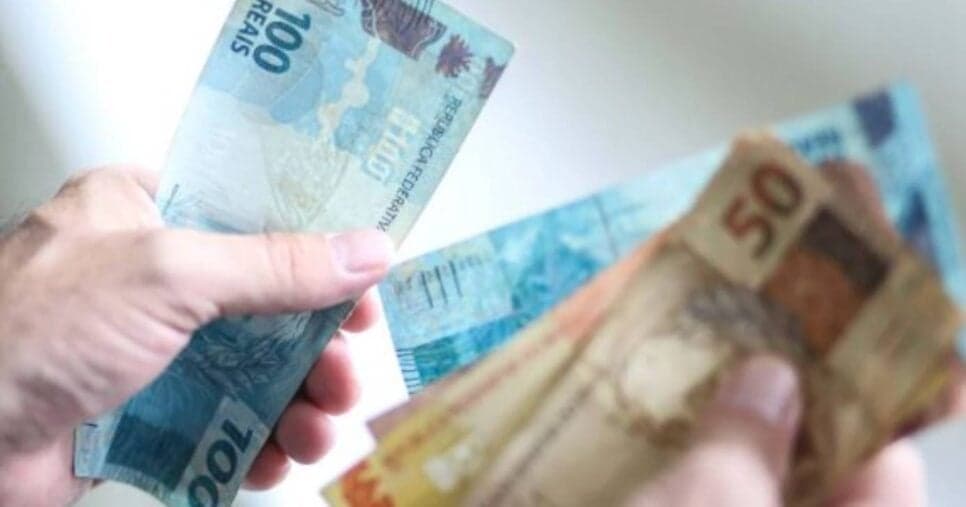 Salário mínimo em debate Salário mínimo em debate