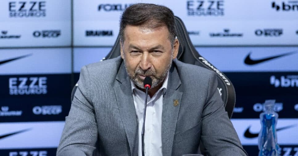 Augusto Melo define sobre adeus de craque de R$ 21M no Corinthians em 2025