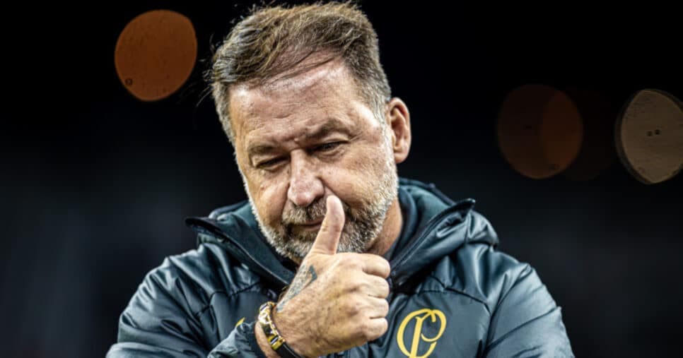 Augusto Melo tem demissão aprovada no Corinthians hoje (30)