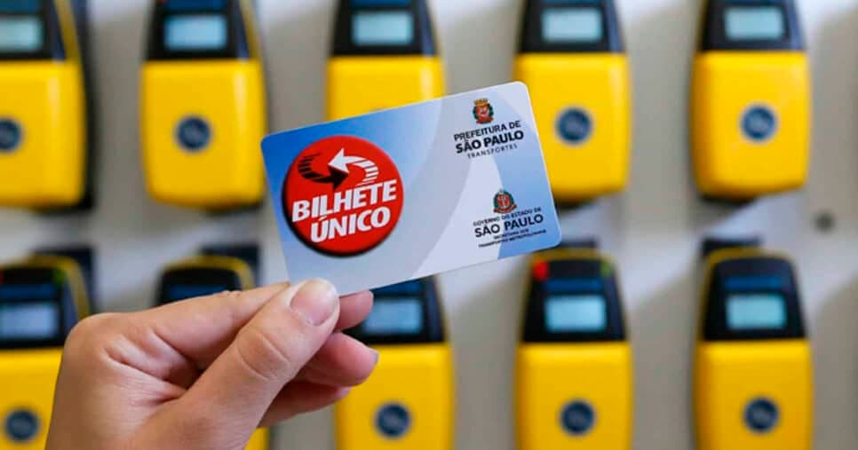 Metrô, CPTM e ônibus gratuitos: Lei em vigor em 2025 traz isenção do Bilhete Único em apenas 3 passos em SP