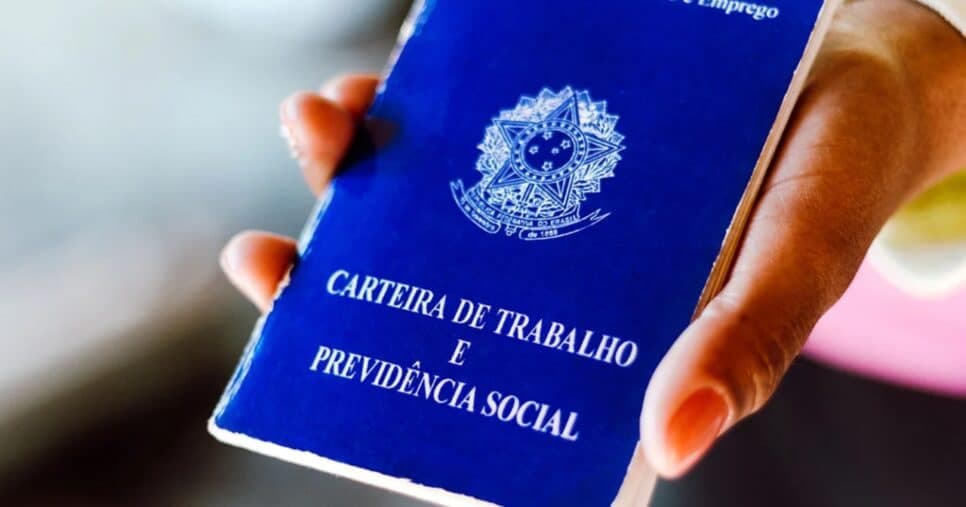 Carteira de trabalho (Foto: Reprodução/ Internet)
Carteira de trabalho (Foto: Reprodução/ Internet)