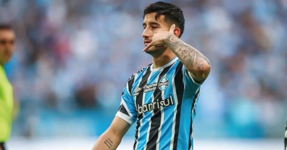 Rasteira no Grêmio: Villasanti é aprovado no Atlético-MG para jogar com Rony e Hulk em 2025