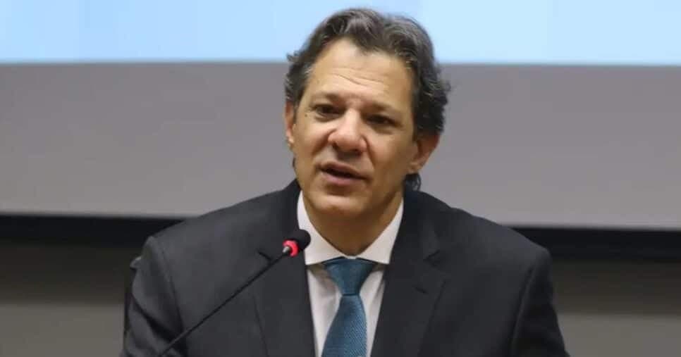 Veredito do salário mínimo de R$1.528, FIM de seguro e mais: 3 viradas na gestão de Haddad em 2025