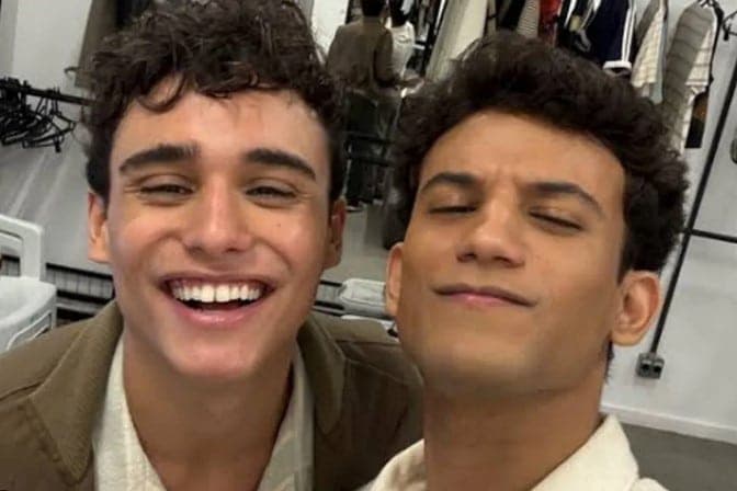 Guto e Vinícius em Garota do Momento (Foto: Reprodução / Globo) Guto e Vinícius em Garota do Momento (Foto: Reprodução / Globo)