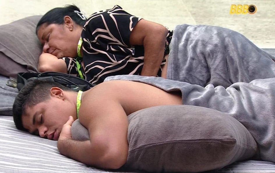 Joselma Silva e Guilherme Albuquerque dormiram na área externa do BBB25 (Foto: Reprodução / Globo)
Joselma Silva e Guilherme Albuquerque dormiram na área externa do BBB25 (Foto: Reprodução / Globo)