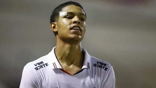 Ryan Francisco vai ganhar espaço no elenco profissional (Foto: Thiago Calil / AGIF)
Ryan Francisco vai ganhar espaço no elenco profissional (Foto: Thiago Calil / AGIF)